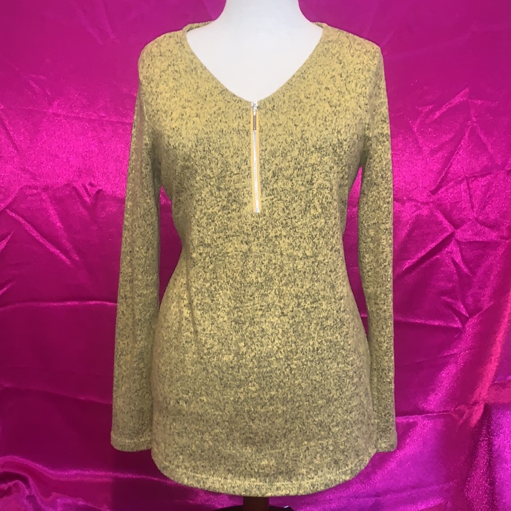 Lily Morgan size S, baggy fit super soft yellowy forest black sweater